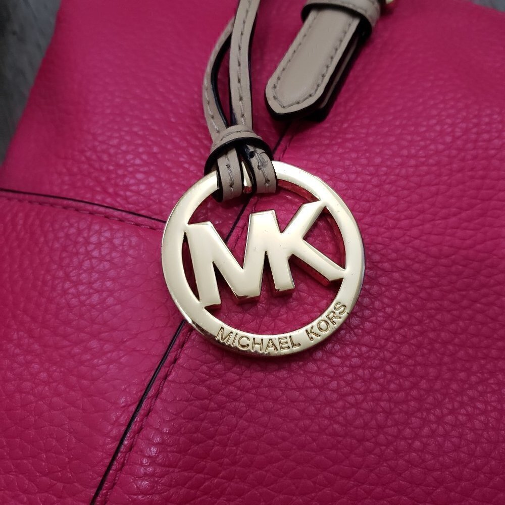 Michael Kors Pink Pebbled Leather Jet Set Tote - Picture 3 of 13